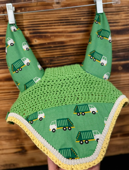 Garbage truck fly bonnet