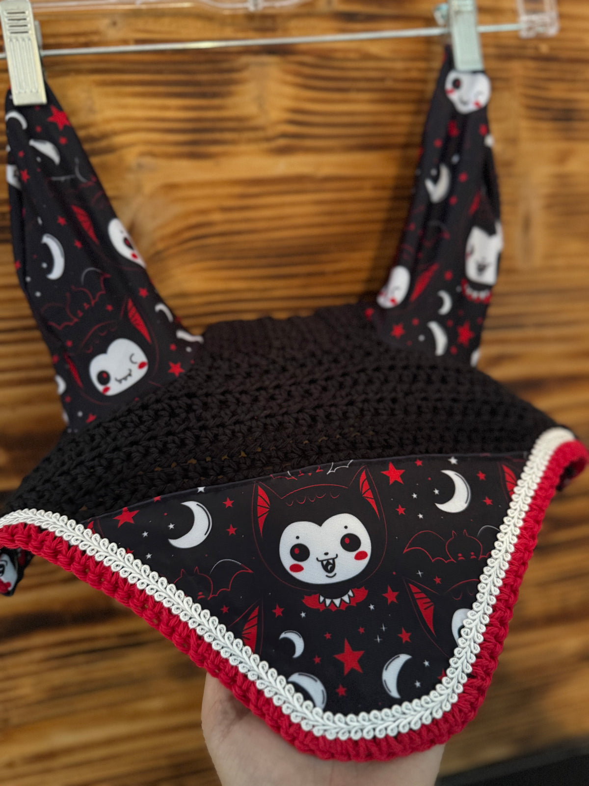Vampire bonnet
