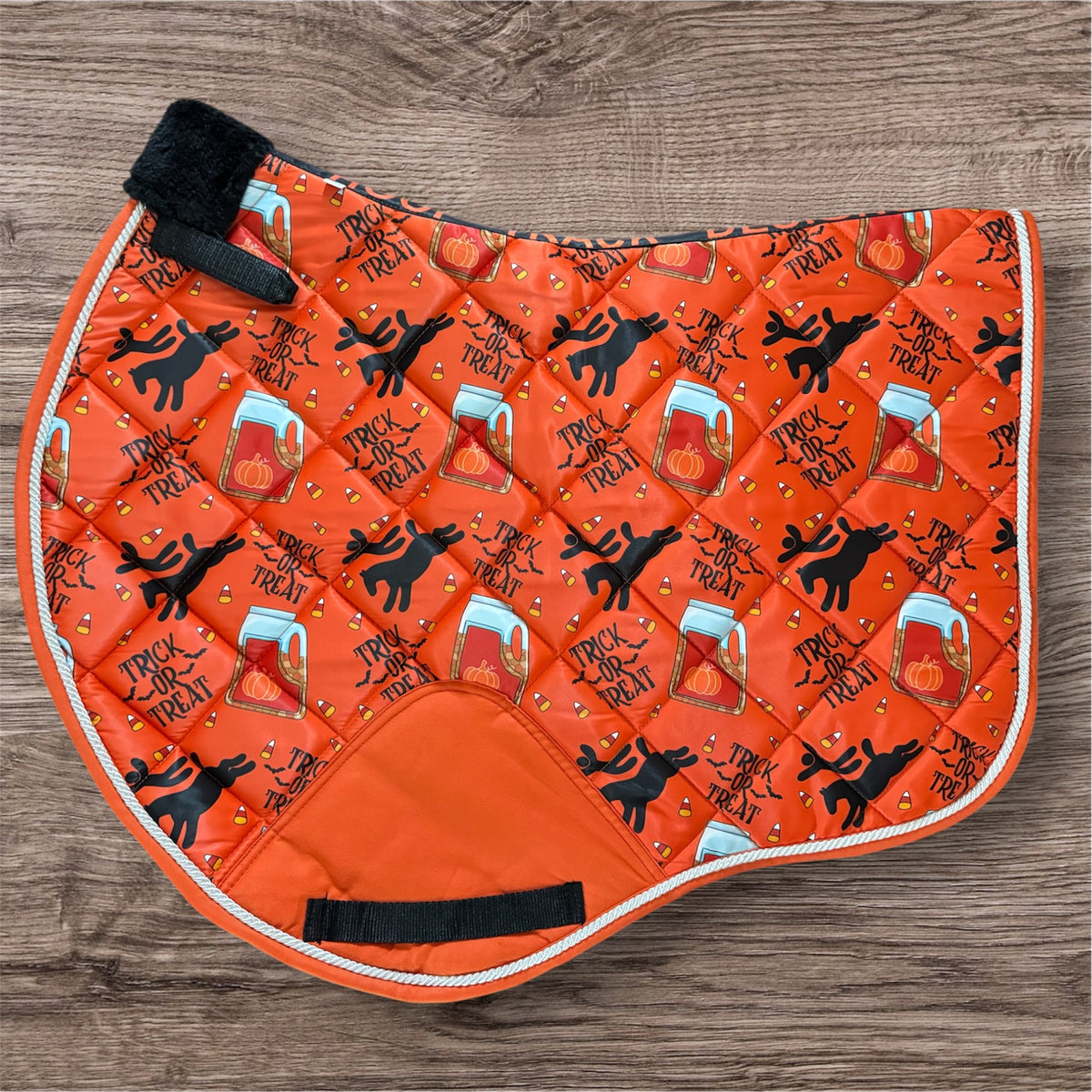 Trick or treat jump cut saddle pad