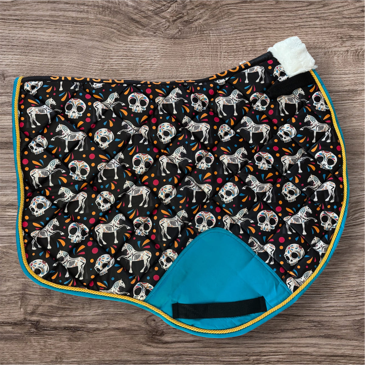 Sugar skulls jump cut saddle pad