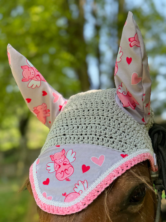 Flying pigs fly bonnet