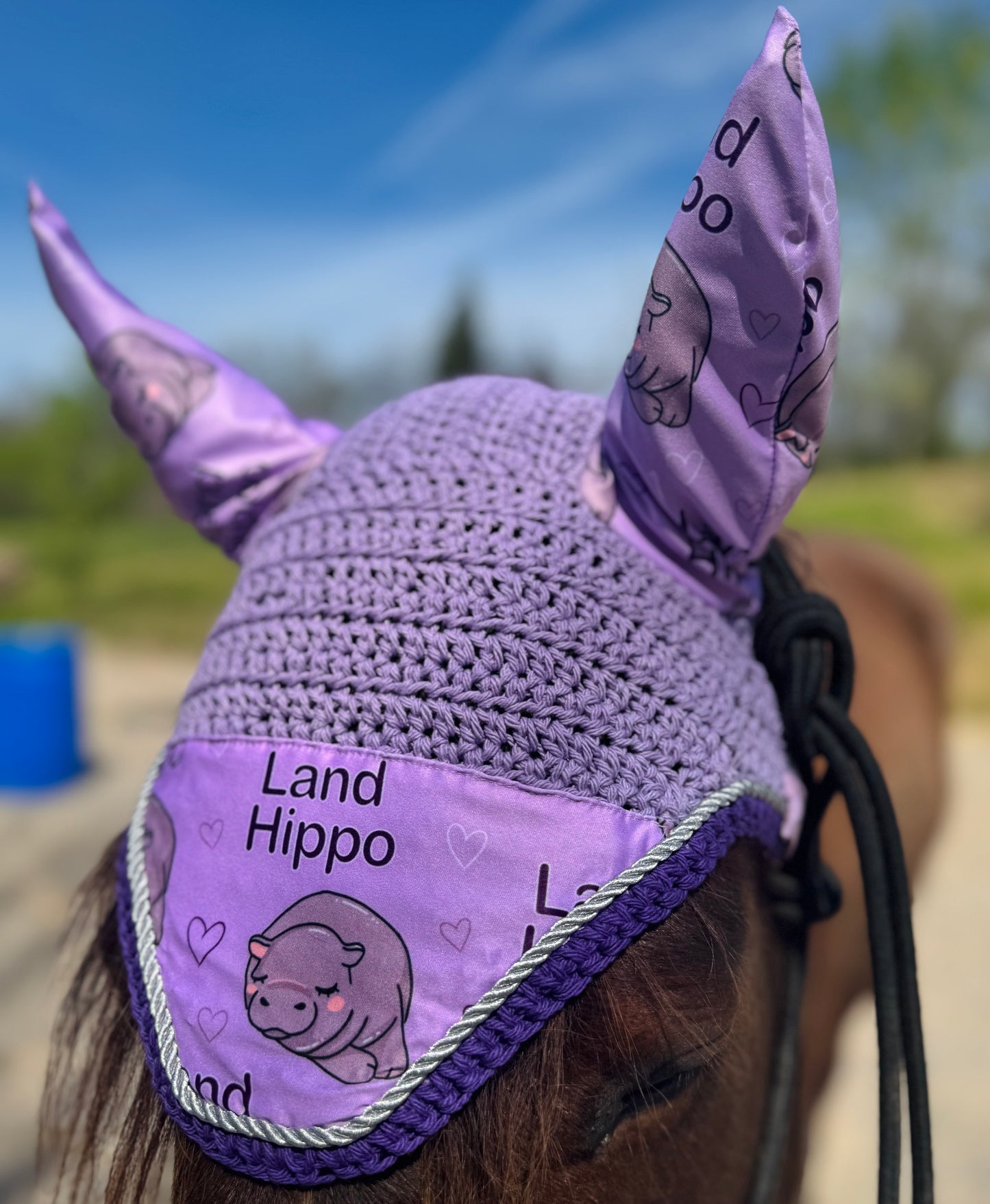 Land hippo fly bonnet