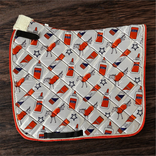 Glue horse dressage saddle pad