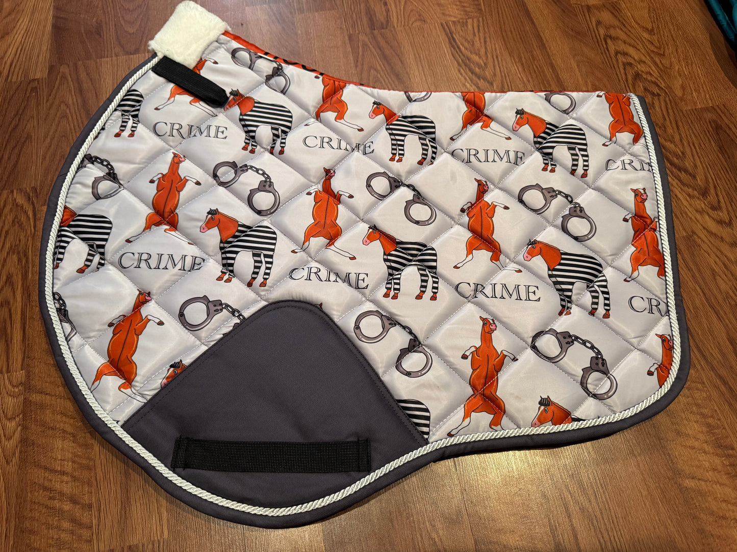 Crime jump cut saddle pad