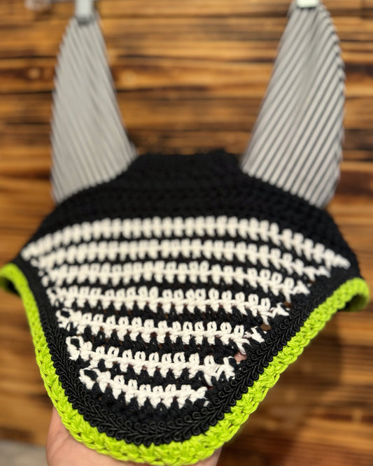 Stripe fly bonnet