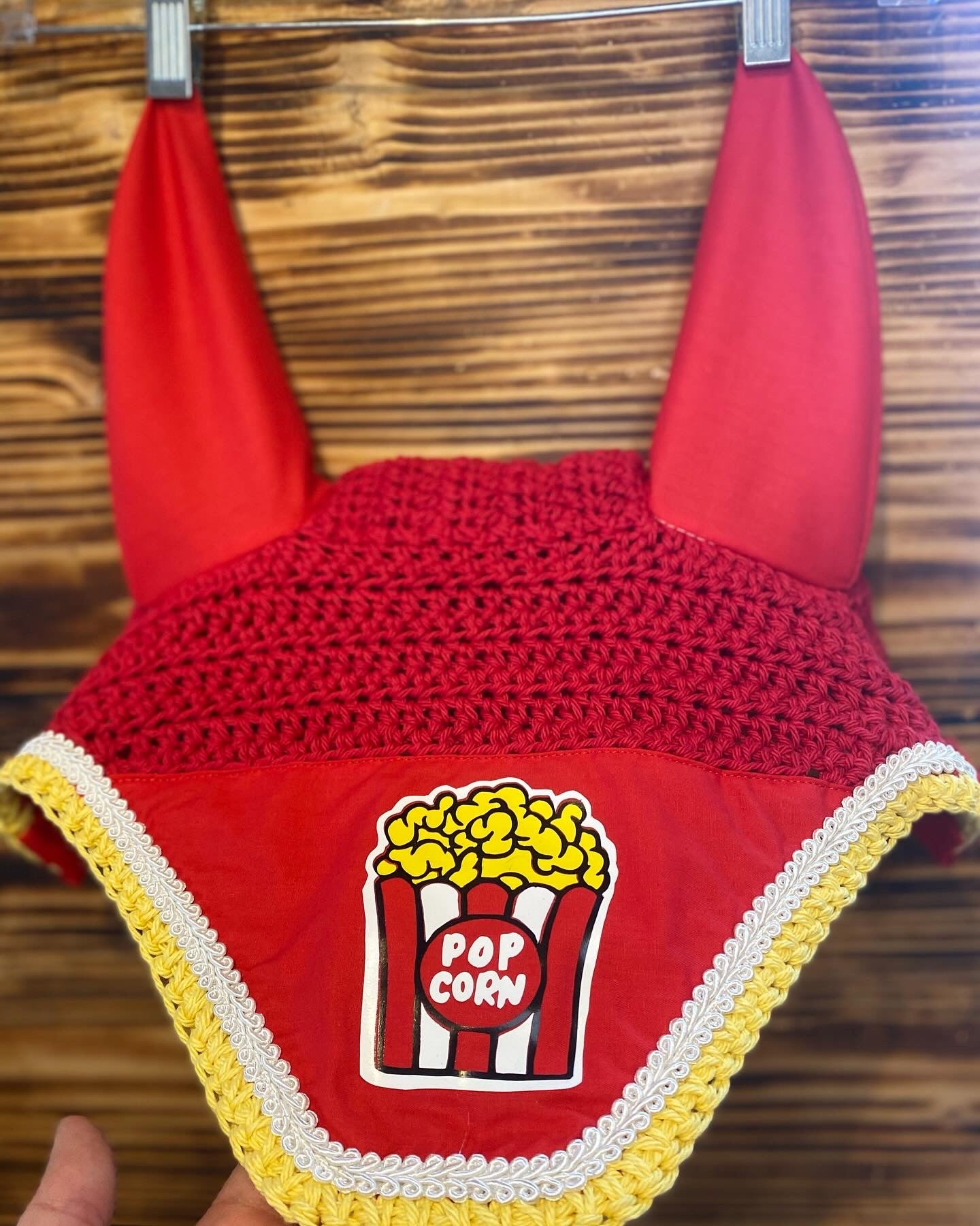 Popcorn fly bonnet