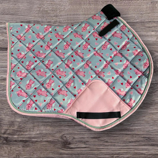 Flying pigs saddle pad