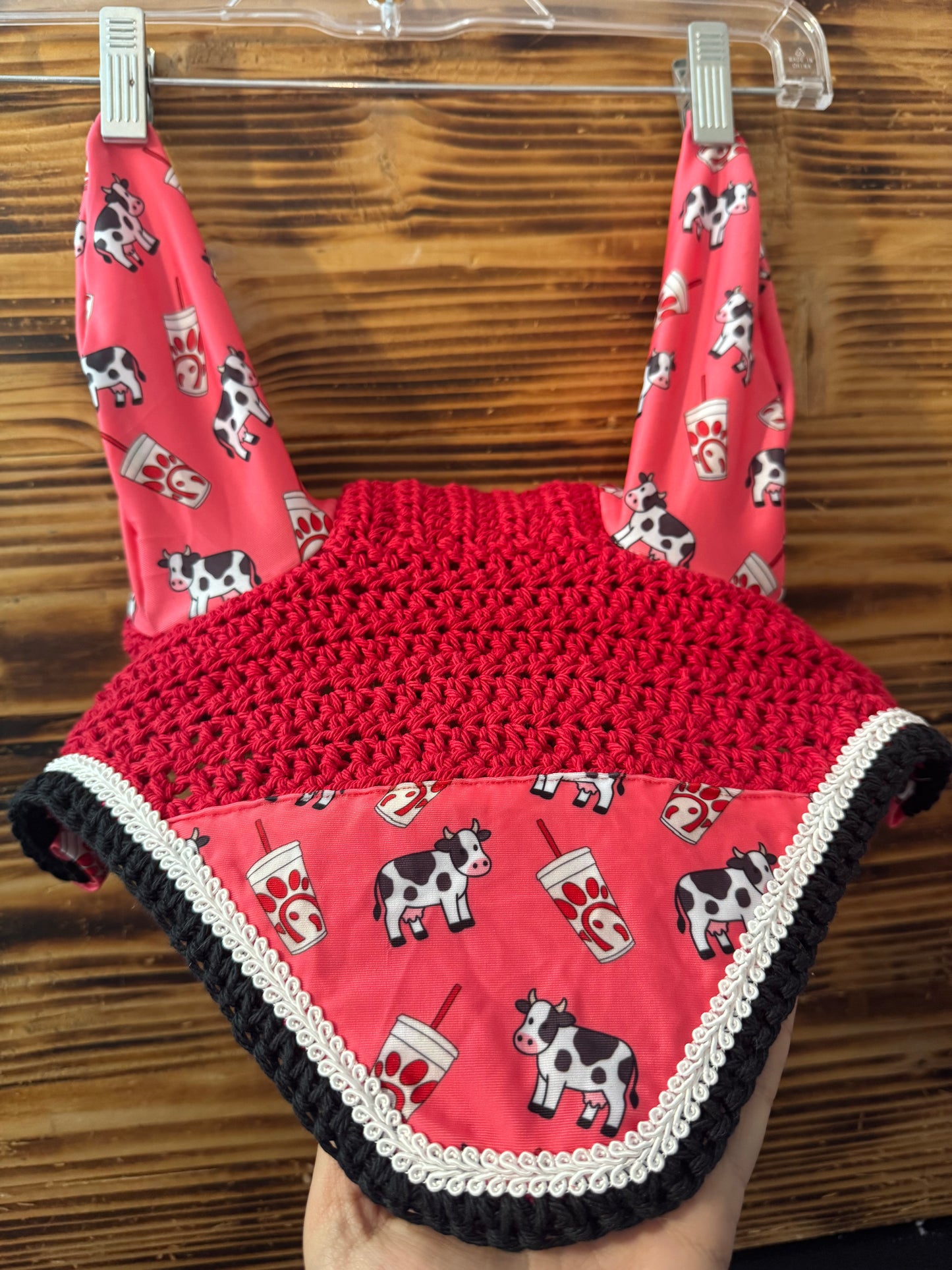 Red chick Fla bonnet